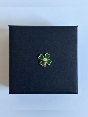 FOR LOCKET: Four leaf clover charm